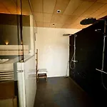 Luxus Guest & Sauna Finnish Design House شقة إسبو